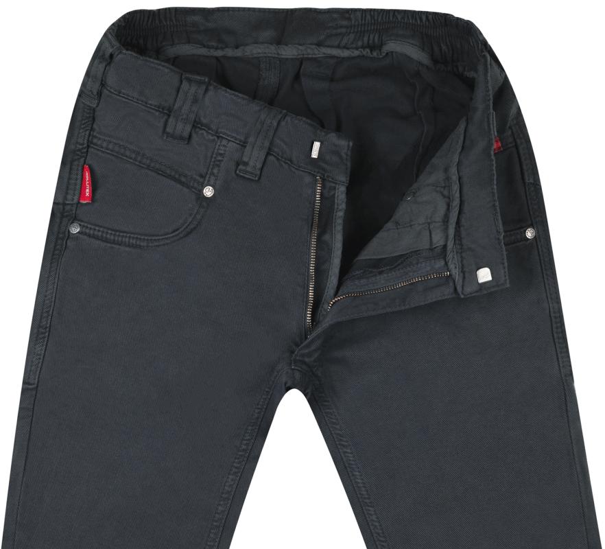 Slim-Fit Wonder-Soft Jeans made from stretch denim 50